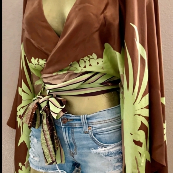 Victoria's Secret Brown and Green Wrap Top - Picture 10 of 10